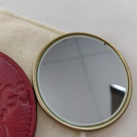 GUCCI Red Leather Round Guccissima GG Sleeve and Mirror, New! - Picture 3 of 4